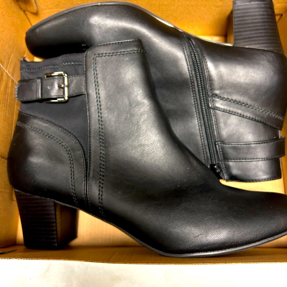 East 5th, Black Zip Up Boot, size 10W, 2” heel